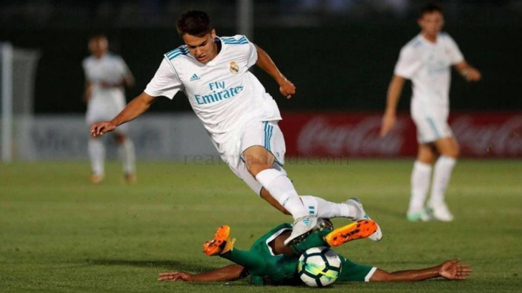 Reguilón en un partido con el Castilla. Foto: Twitter (@sergio_regui)