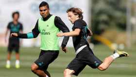 Casemiro y Modric en el entrenamiento