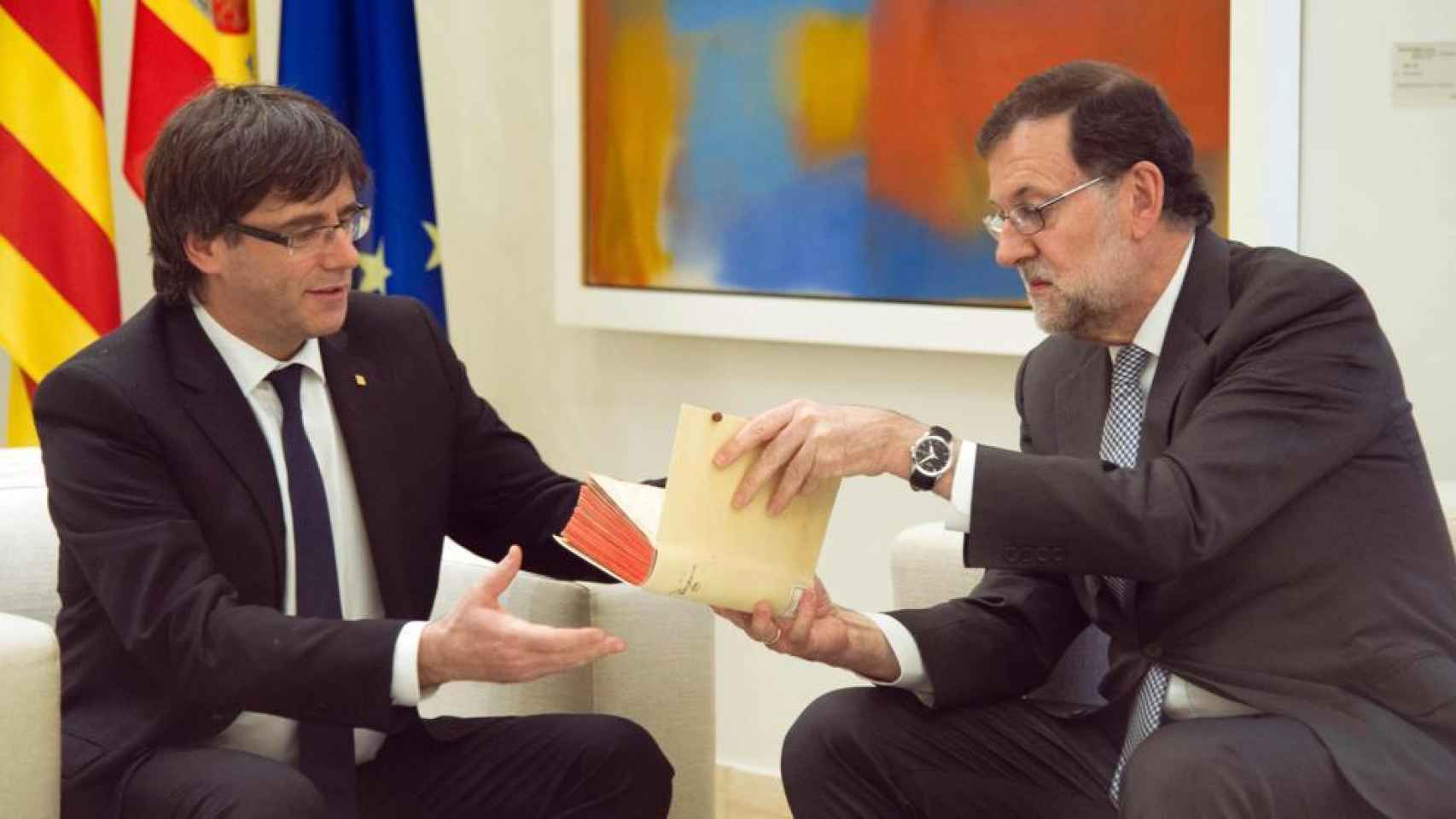 Mariano Rajoy y Carles Puigdemont en su última reunión en Moncloa.