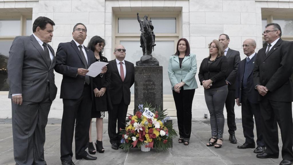 La ceremonia de presentación del Tribunal Supremo opositor.