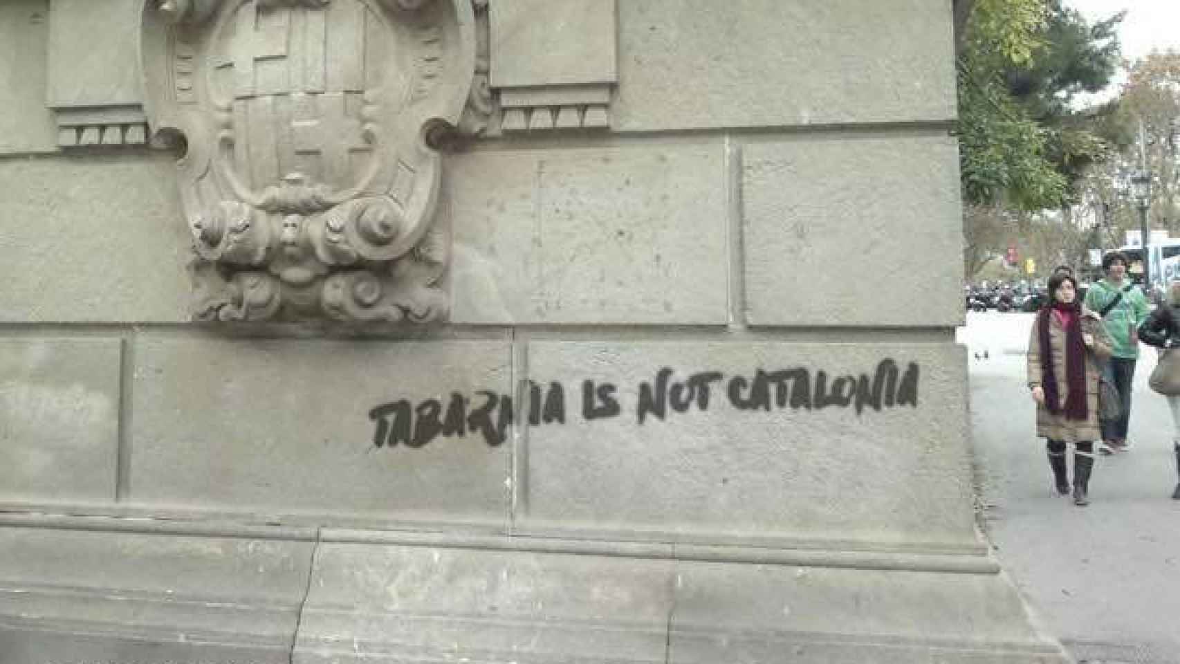 Una pintada en Barcelona reivindica que Tabarnia no es Cataluña