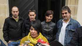 La portavoz de EH Bildu en el Parlamento Vasco, Maddalen Iriarte atiende a los medios