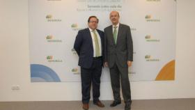 El gerente de INAEL, Ángel David Lara, junto al delegado de Iberdrola en Castilla-La Mancha, Venancio Rubio