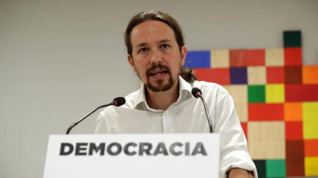 Iglesias en la sede de Podemos el 1-O.