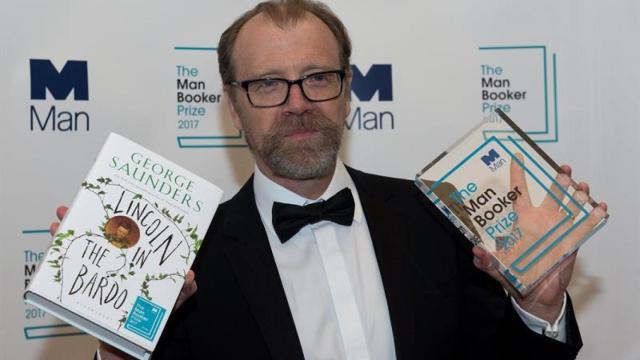 George Saunders con el Man Booker.