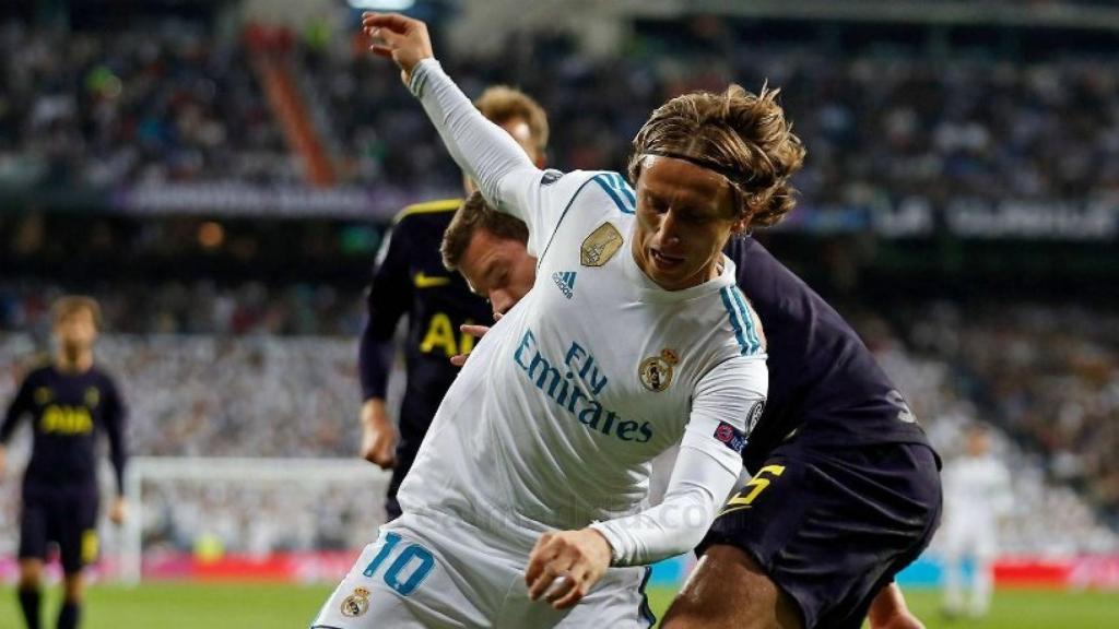 Modric salvando el robo del Tottenham