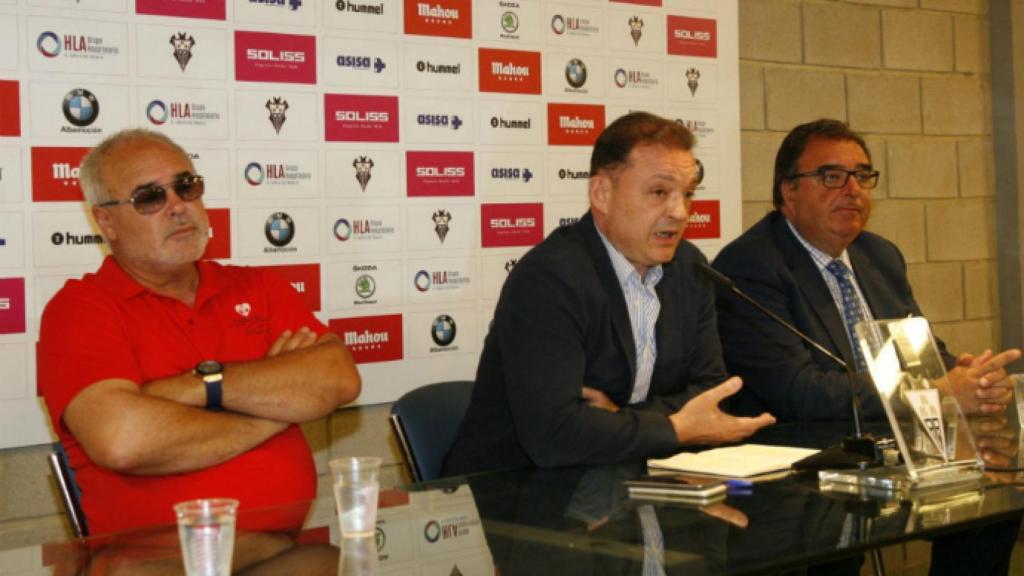 José Antonio Iniesta, José Miguel Garrido y Santiago Pozas. Foto: Albacete Balompié