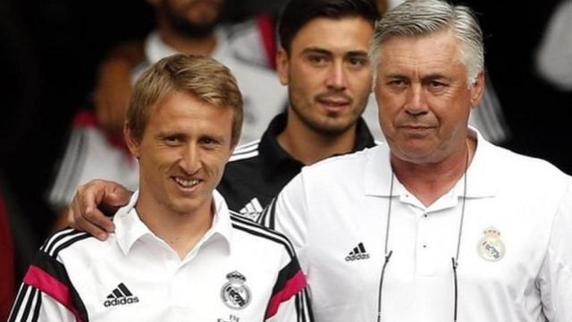 Modric y Ancelotti. Foto: Instagram (@lukam10)