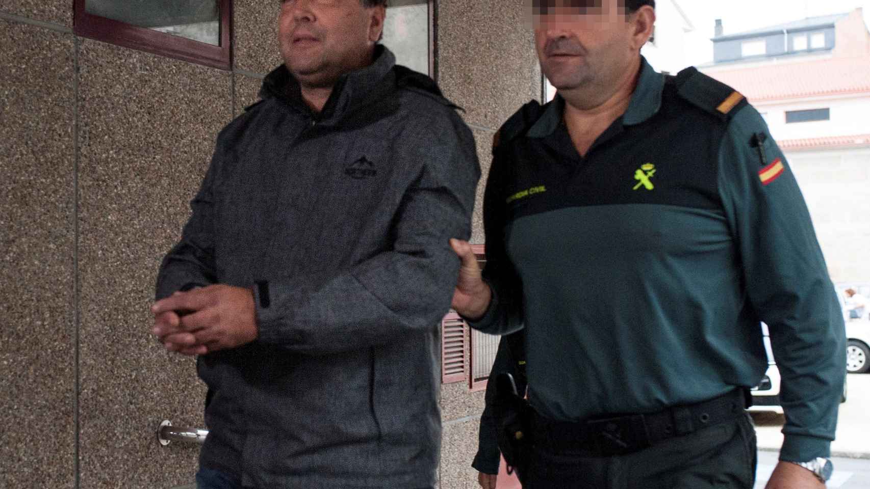 Miguel Ángel Martínez Novoa a su llegada a los juzgados de Xinzo de Limia.