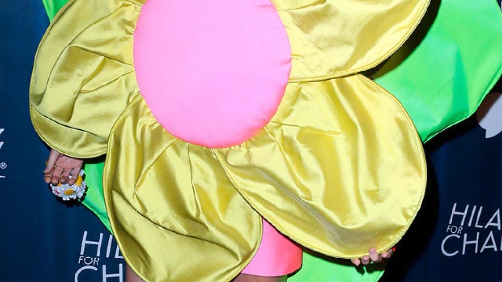 Miley Cyrus con un diseño de Agatha Ruiz de la Prada.