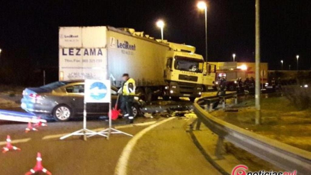 accidente camion rotonda cisterniga valladolid 1