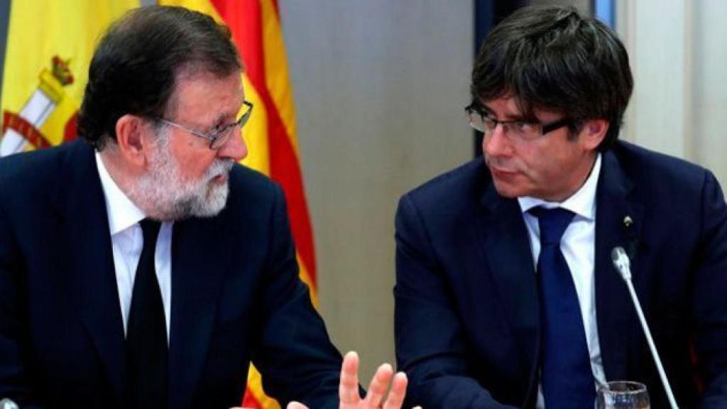 El presidente del Gobierno, Mariano Rajoy, y el presidente de la Generalitat de Cataluña, Carles Puigdemont.