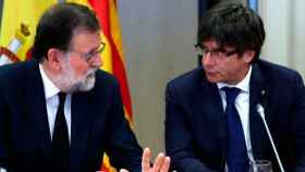 El presidente del Gobierno, Mariano Rajoy, y el presidente de la Generalitat de Cataluña, Carles Puigdemont.
