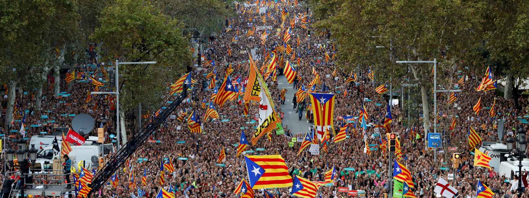 Puigdemont y todos sus consejeros acuden a la manifestación por los Jordis