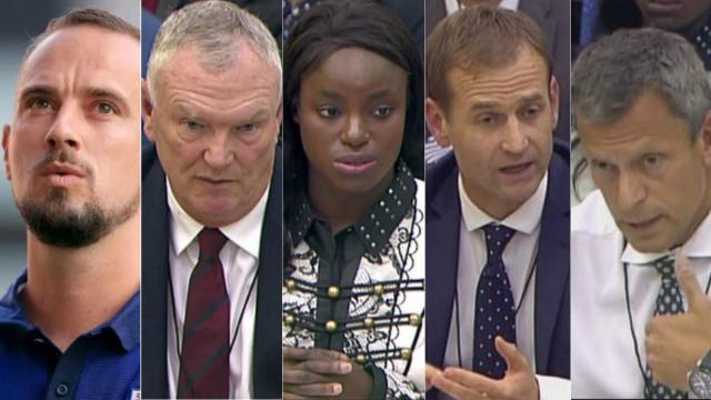 De izquierda a derecha: Mark Sampson, Greg Clarke, Eniola Aluko, Dan Ashworth y Martin Glenn