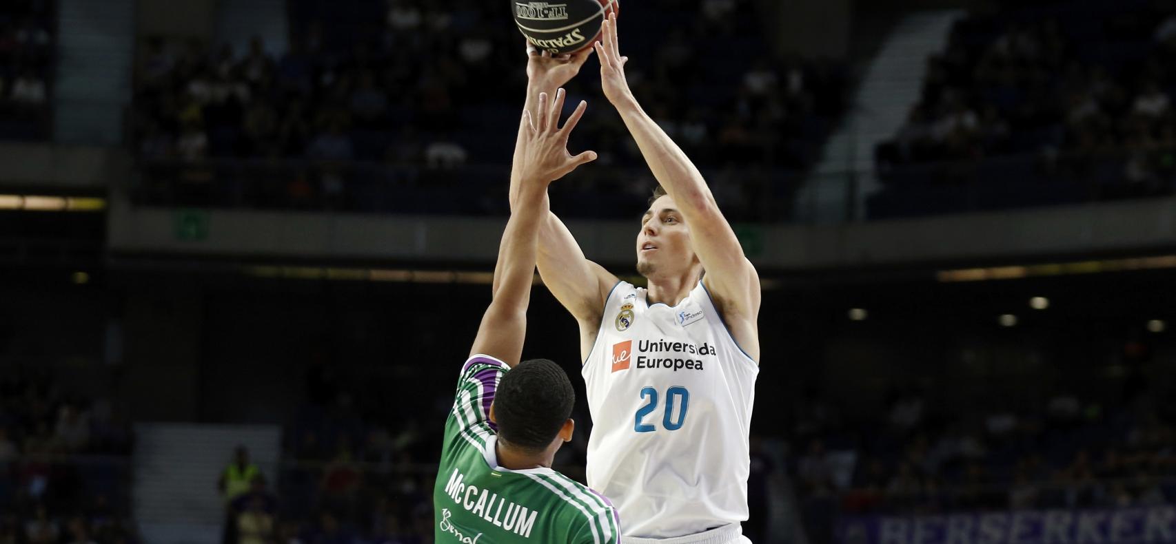 Jaycee Carroll lanza ante Unicaja.