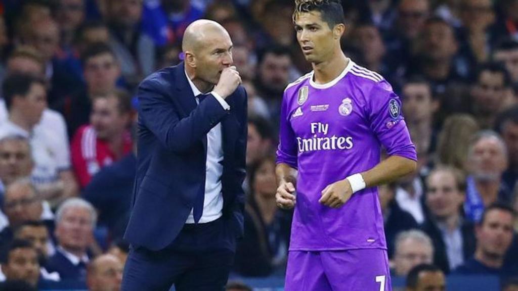 Zidane y Cristiano conversan en la final de la Champions de Cardiff