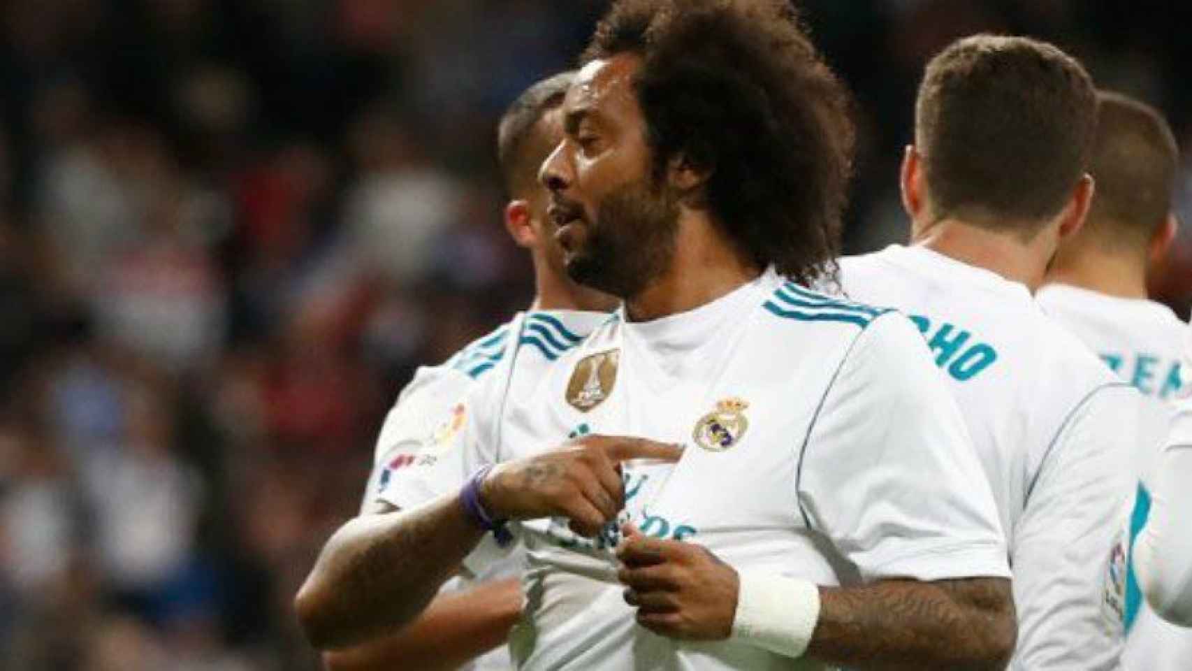 Marcelo señala el escudo del Madrid tras marcar al Eibar