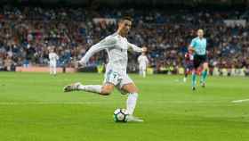 Pase de Cristiano Ronaldo. Foto: Pedro Rodríguez / El Bernabéu