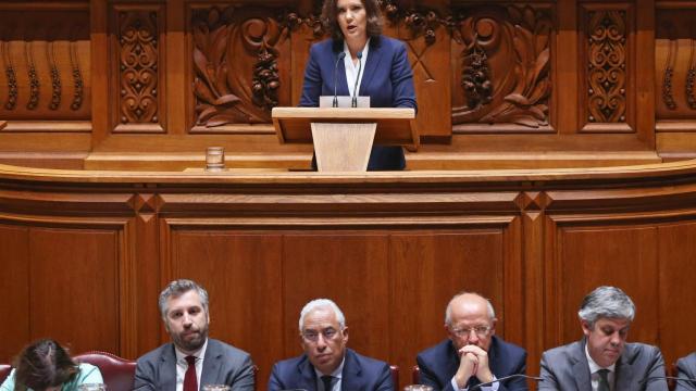 La presentación de la moción de censura en el Parlamento português.