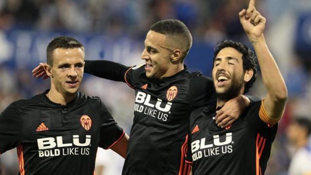 Los jugadores del Valencia celebran su victoria en Copa.