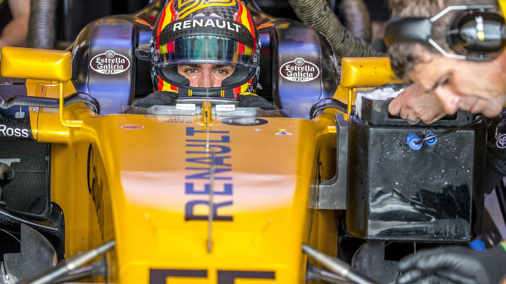 Carlos Sainz, con el equipo Renault.