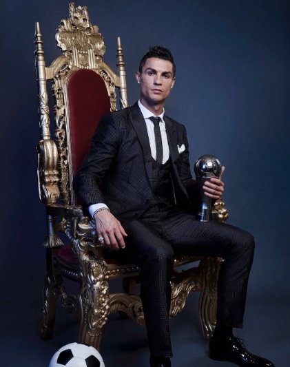 Cristiano Ronaldo en su trono. Foto: Instagram (@cristiano)