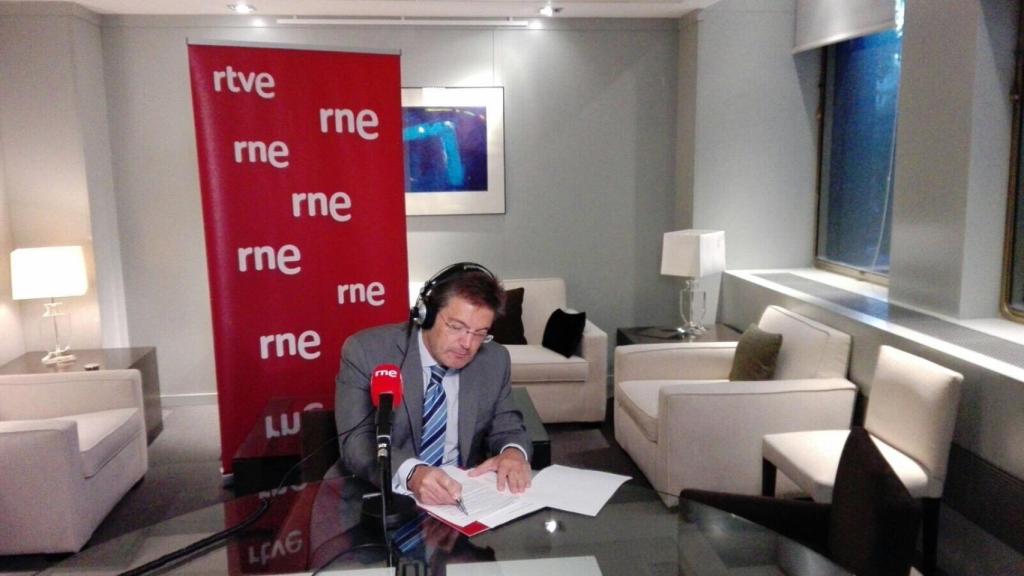 Catalá en el estudio de RNE