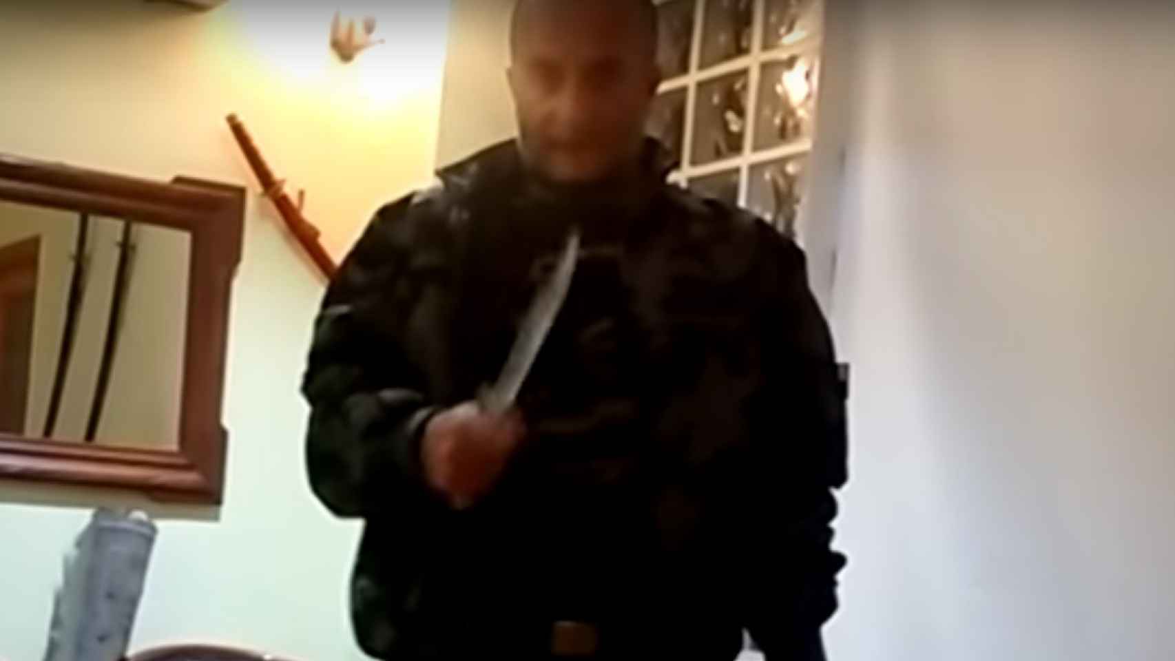 Así enseñaba a usar cuchillos el yihadista detenido que apoyaba el independentismo