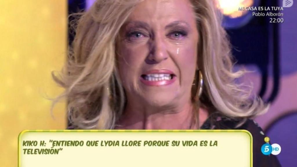 Lydia Lozano llorando en directo.