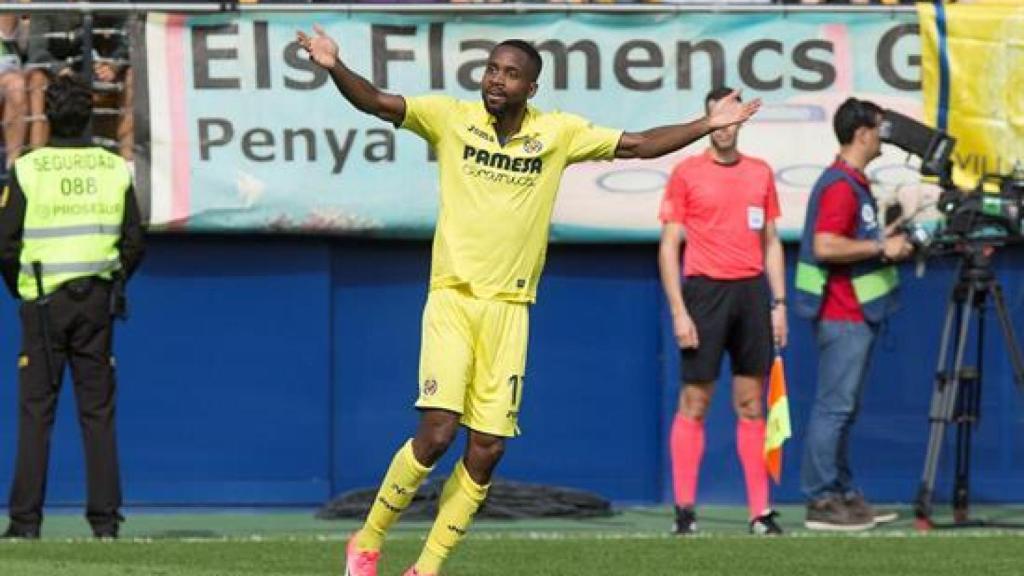 Bakambu celebra un gol.