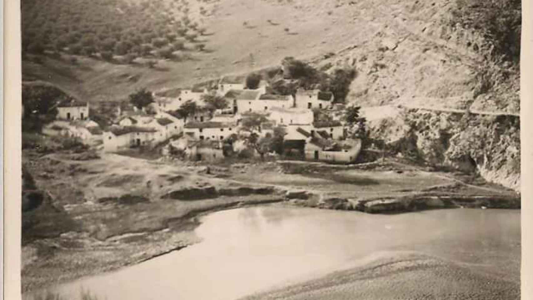 Aldea en la que nació Montilla,  que quedó deshabitada por la subida de las aguas tras la construcción de una presa