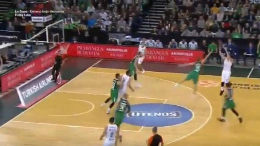 Luka Doncic anota un triple en el Zalgiris Kaunas - Real Madrid