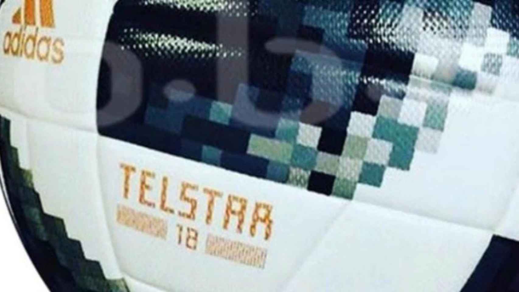 Detalle del Adidas Telstar, balón que se usará en el Mundial de Rusia 2018 | Foto: footyheadlines.com