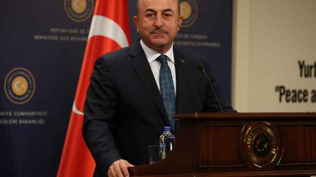 El Ministro de Asuntos Exteriores, Mevlut Cavusoglu,en una conferencia de prensa en Ankara.