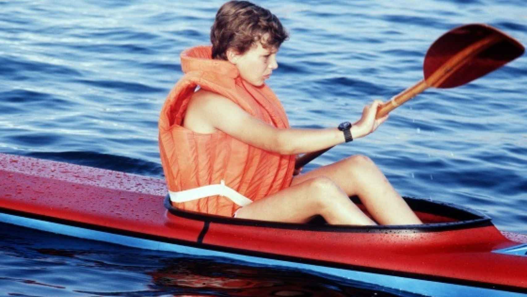 El entonces príncipe Felipe, durante un campamento en 1980.