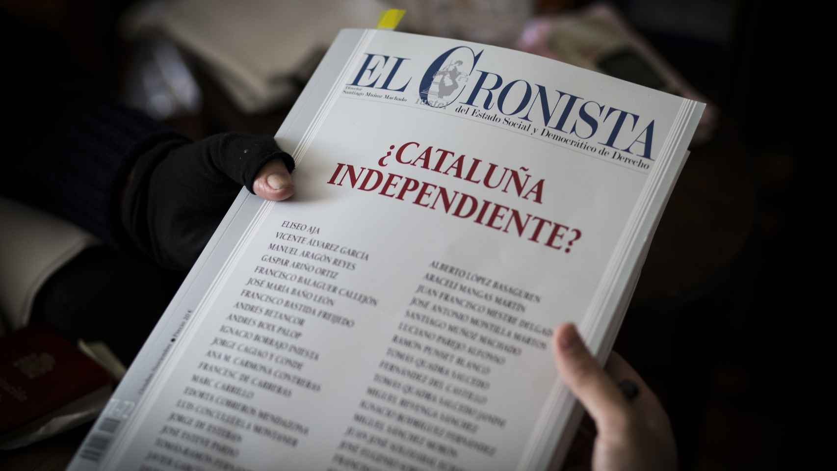 Un ejemplar de 'El Cronista' donde numerosas firmas opinan sobre el conflicto catalán, la reciente lectura de Clavero.
