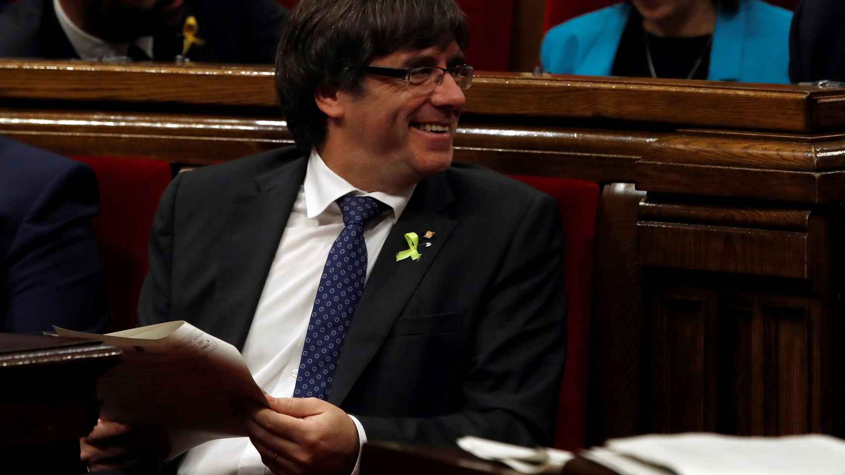 El president de la Generalitat, Carles Puigdemont, durante el pleno en el Parlament.