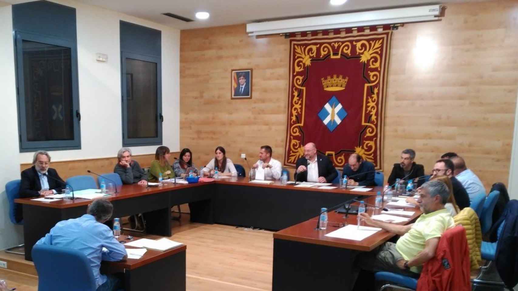 Momento del Pleno municipal en el que Llaveneres declaró 'non grata' a Arrimadas.