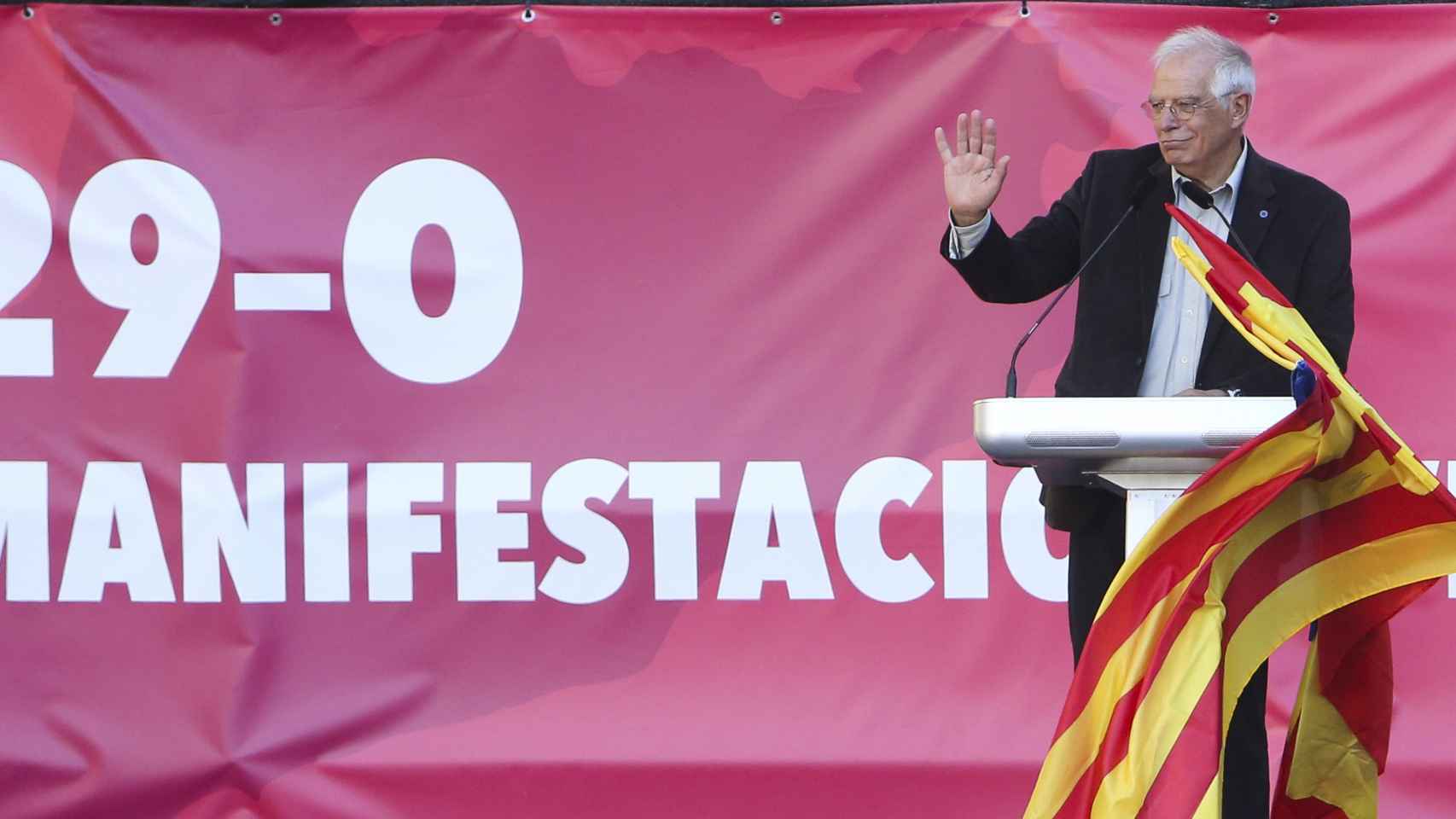 El exministro Josep Borrell antes de dar su discurso este domingo en Barcelona.
