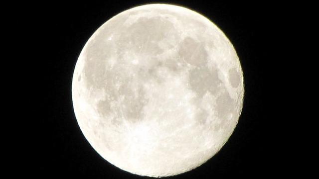 El primer refresco embotellado a la luz de luna