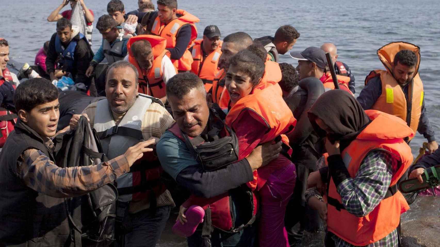 Refugiados sirios llegando a la isla de Lesbos.