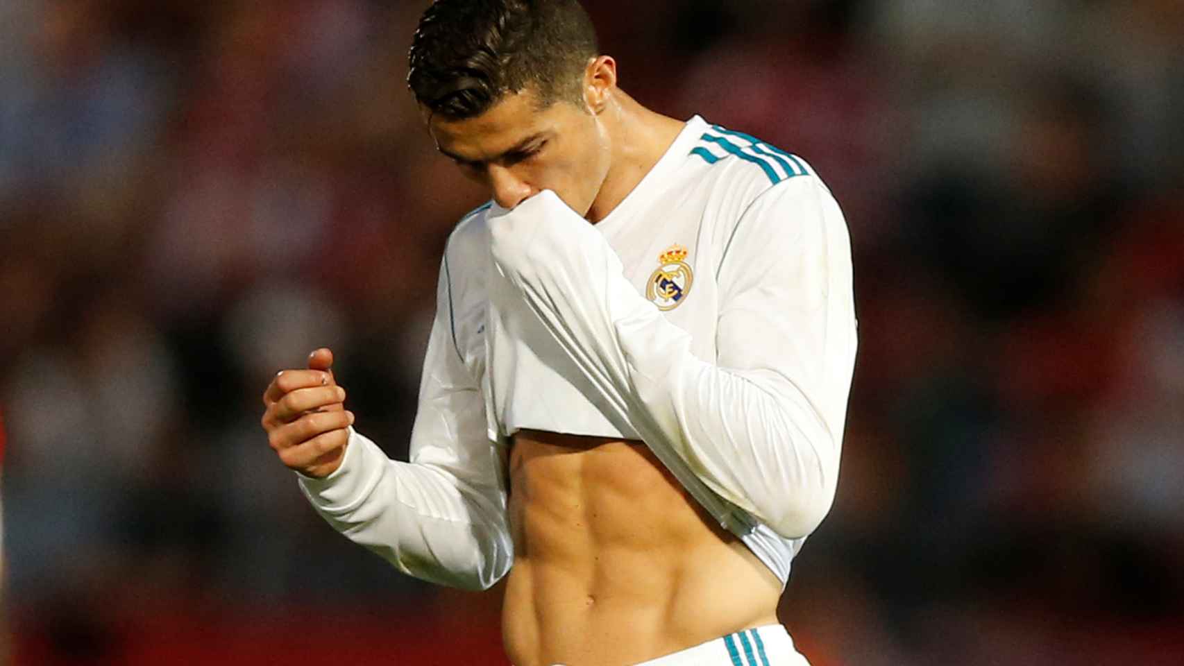Cristiano Ronaldo se lamenta en el partido del Real Madrid en Eibar.