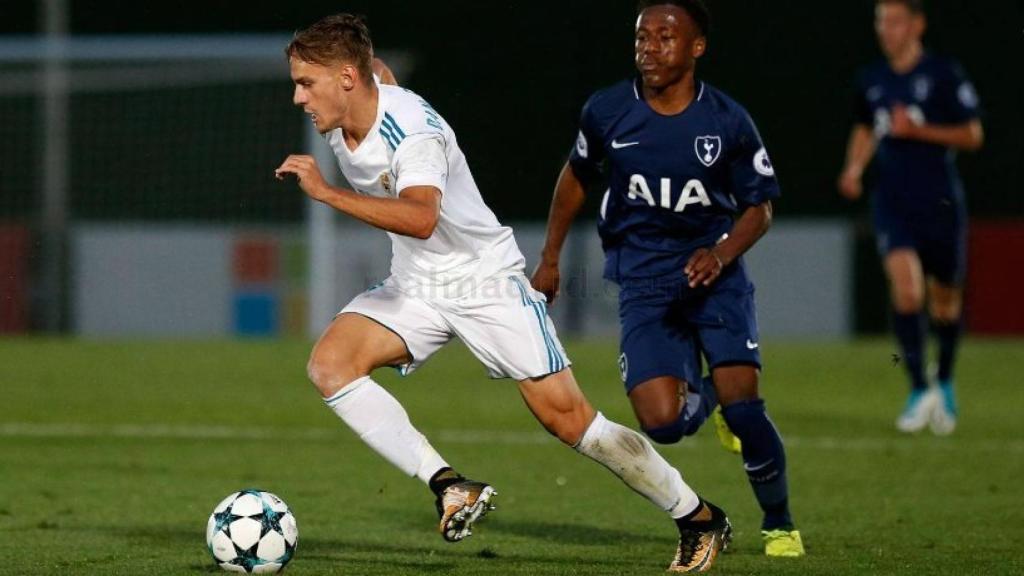 Ataque del Juvenil frente al Tottenham