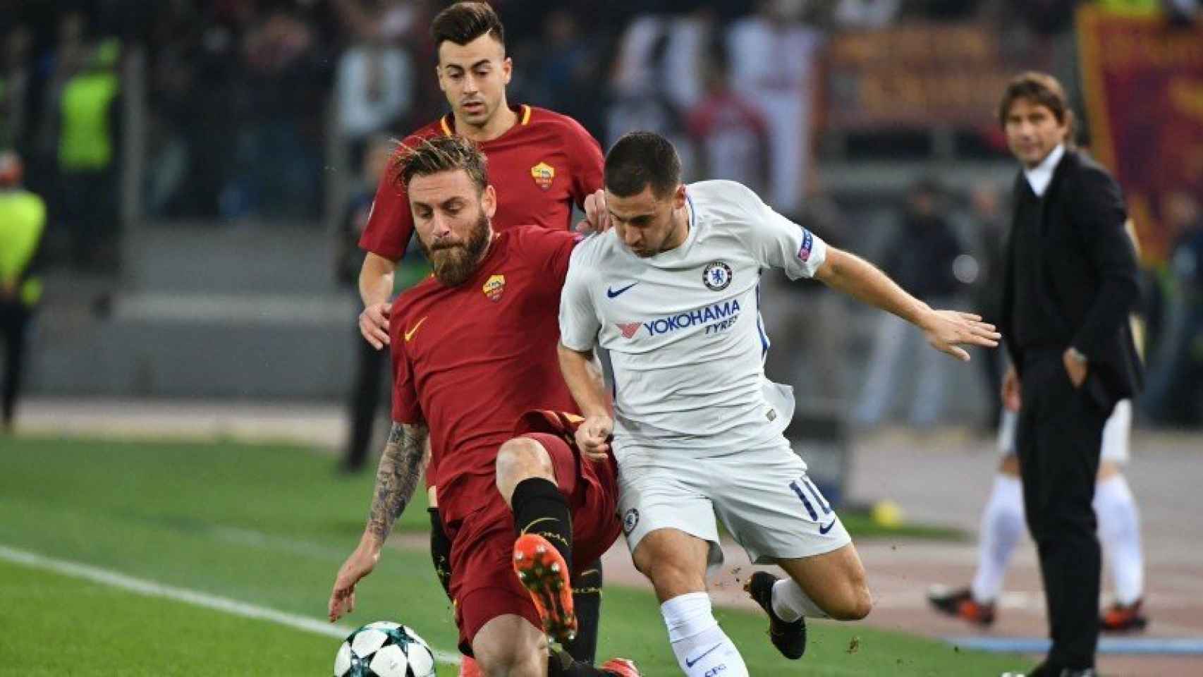 Hazard en el partido frente a la Roma. Foto: Twitter (@ChelseaFC)