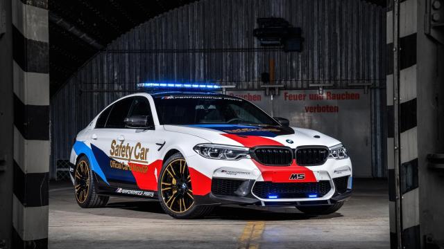 P90284412_highRes_the-bmw-m5-motogp-sa