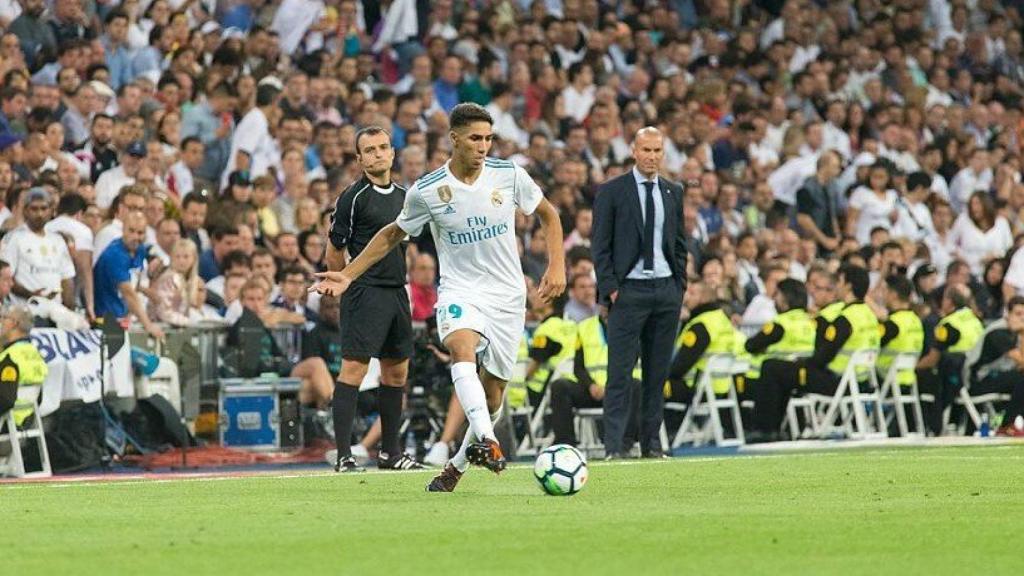 Achraf debuta con el Madrid en el Bernabéu. Foto: Pedro Rodríguez / El Bernabéu