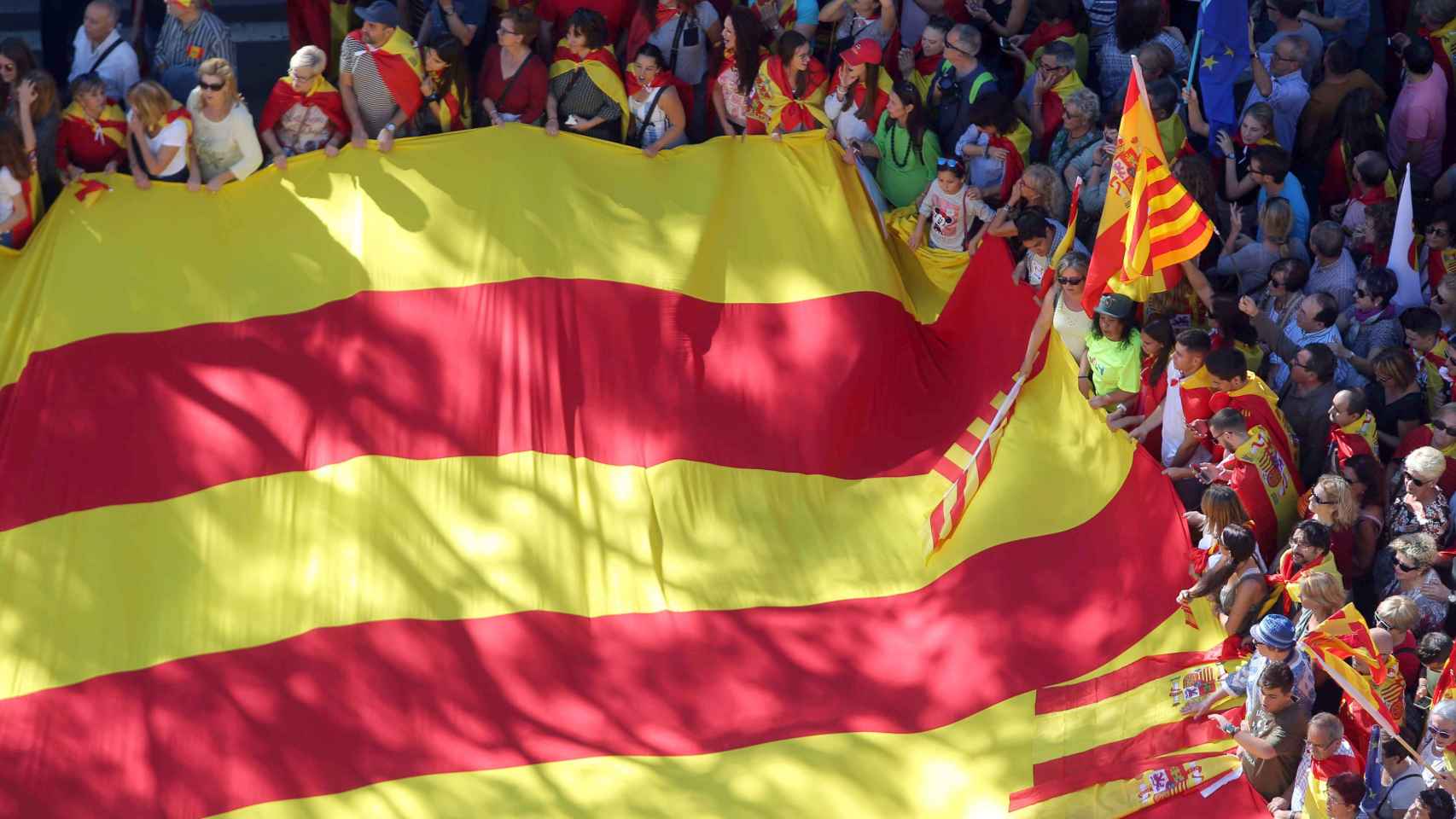 Un momento de la manifestación por la unidad de España celebrada el domingo 29 de octubre en Barcelona.