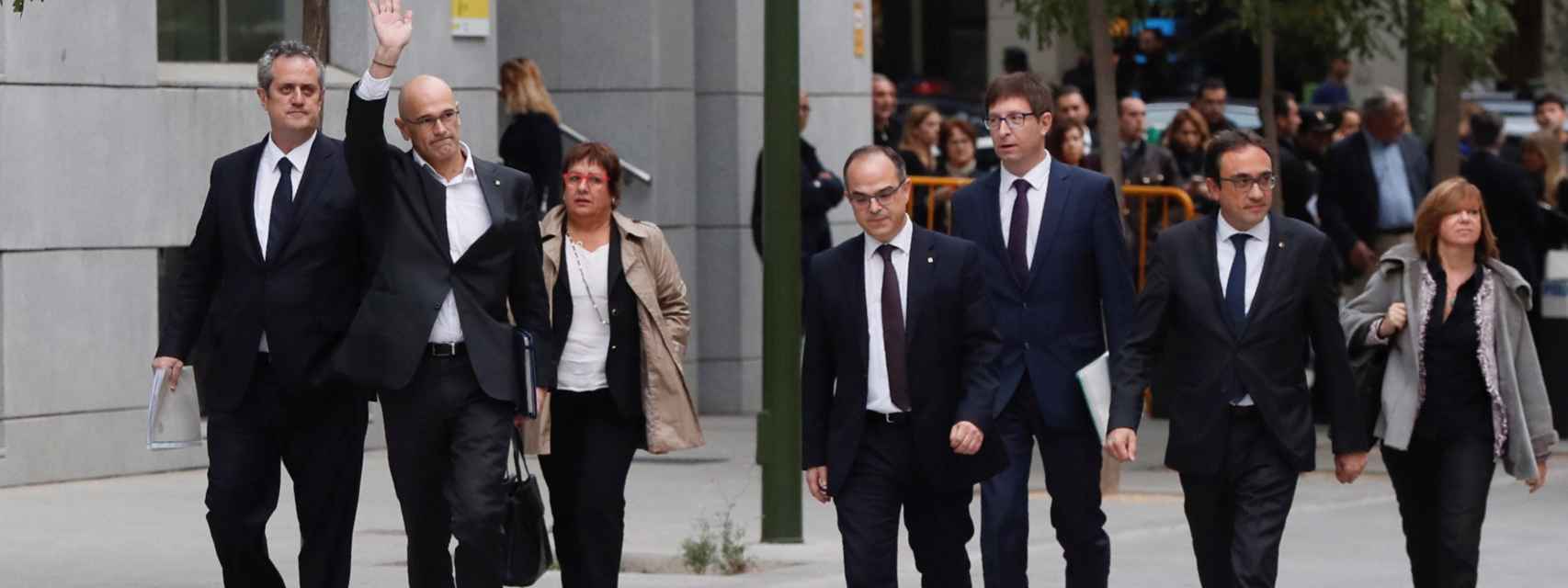Joaquín Forn, Raül Romeva, Dolors Bassa, Jordi Turull, Josep Rull y Meritxell Borrás a su llegada a la sede de la Audiencia Nacional