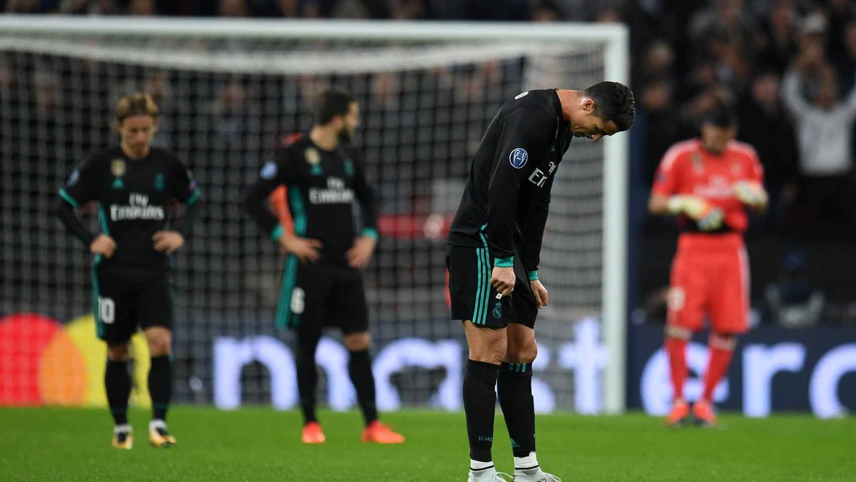 Los jugadores del Real Madrid se lamentan en Wembley.